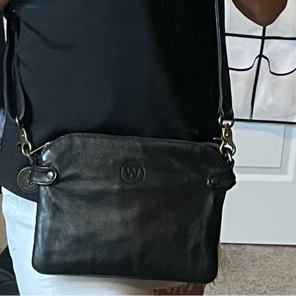 Wanderers Venetian Passport Black Leather Crossbody/wristlet